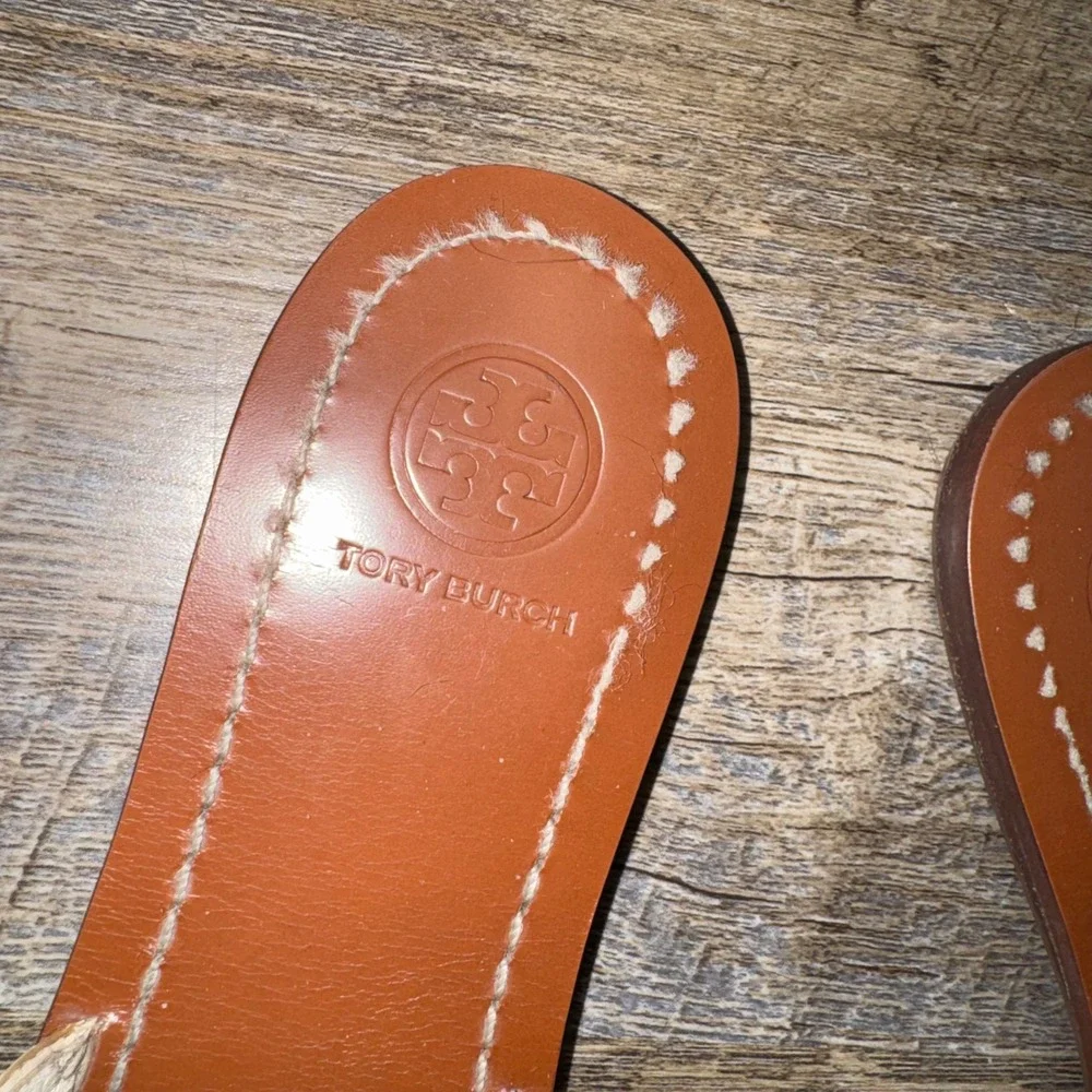 Tory Burch Gabriel Sandals Womens 7.5M Ivory Leather Logo Thong T Strap Flats